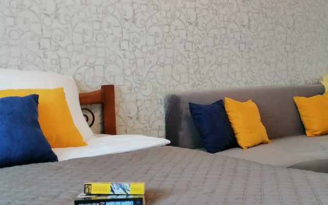 V Tsentre Ryadom S Parkom Gagarina Flat
