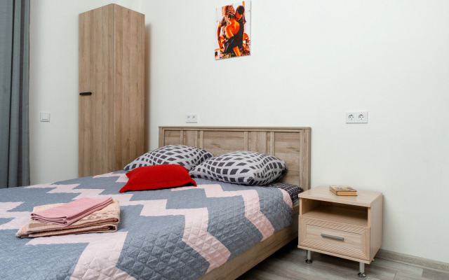 Na Per. Zerkalny 7 Flat