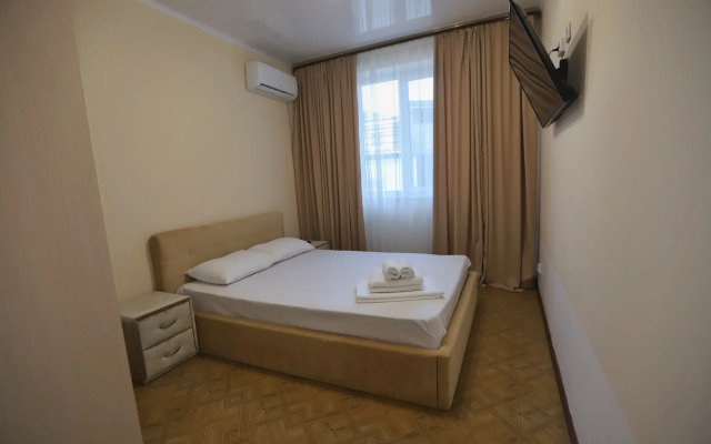 Golden City Hotel