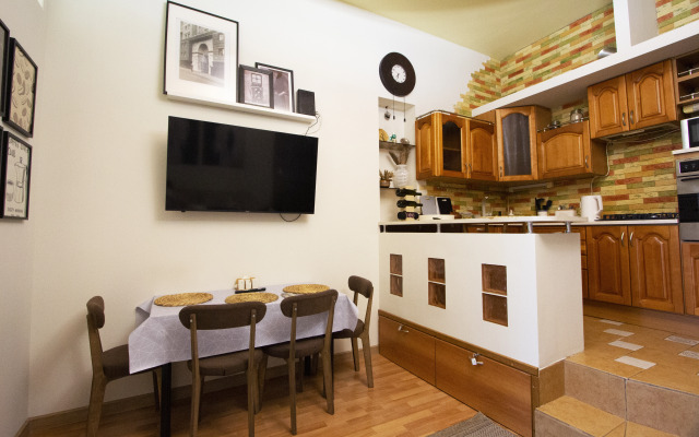 Na Tverskoy Flat