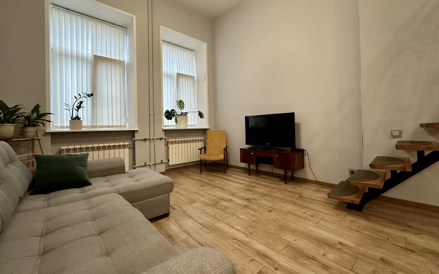 Stidiya Loft Dvikhurovnevaya Yarapartments Flat