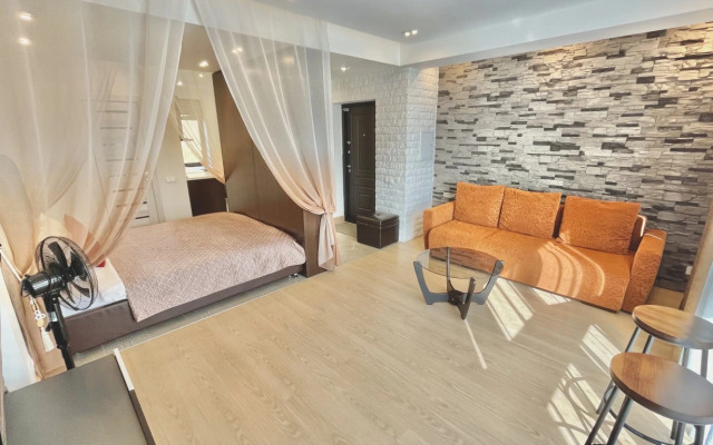 Apartament Stone v Rezidentsii Baykalskiye Kholmy