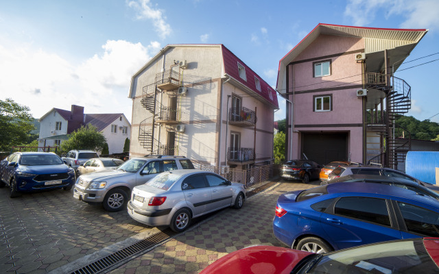 Bereginya Guest House
