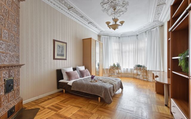 Апартаменты 1 MyhomeYourhome на Зверинской 42