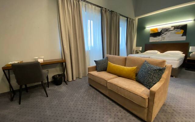 Freezone Inn Hotel	