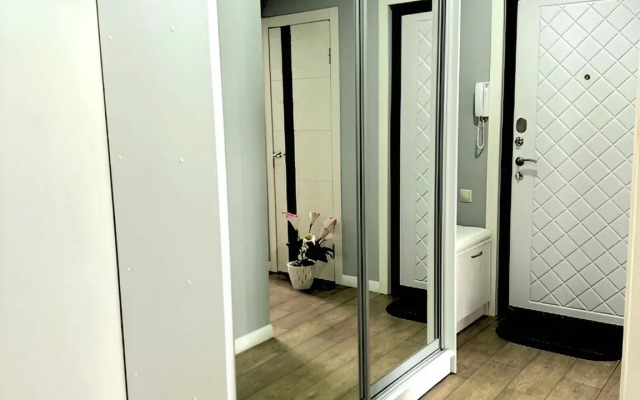 Prostornaya Dvukhkomnatnaya Flat