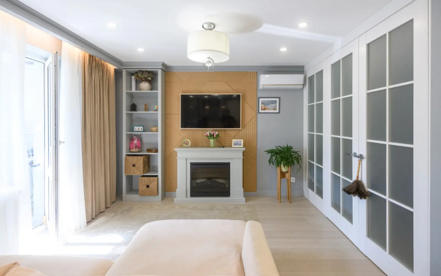 Uyutnaya s dizaynerskim remontom Flat