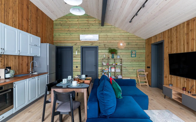 Zeleny Lug Private house