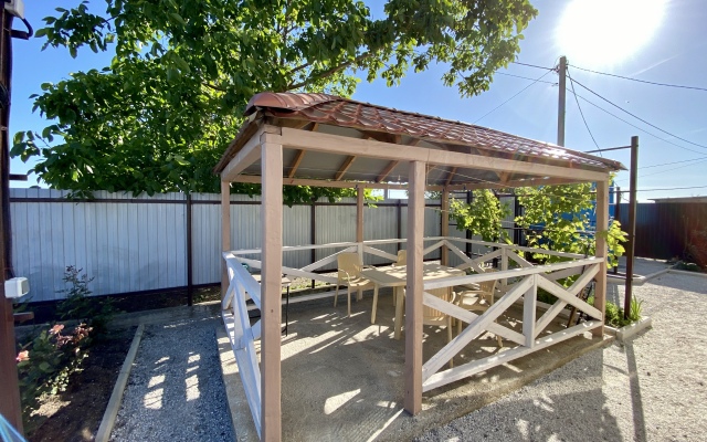 38 Popugaev Guest House