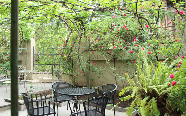 Iliani Hotel