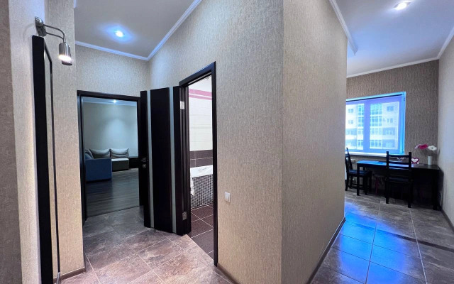 Bolshaya Odnokomnatnaya V Tsentre Na Naberezhnoy Flat