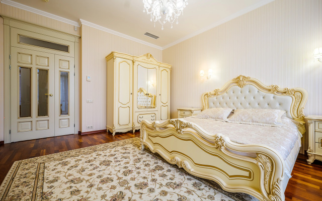 Апартаменты Роскошная квартира Классика с видом на парк