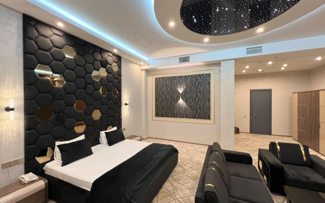 Royal Mansion Hotel