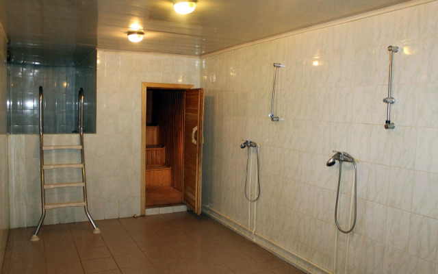 Pomestye Ampiala Hotel