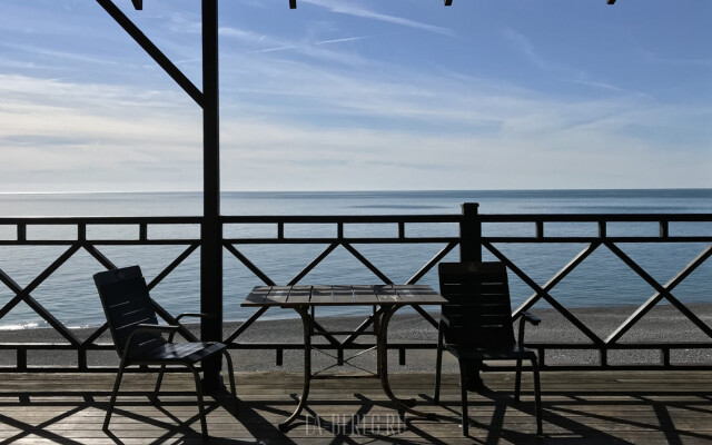 Lazurny Bereg Hotel