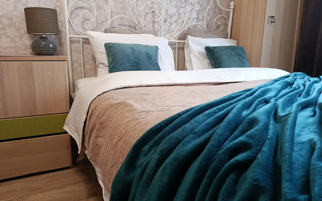 Апартаменты Квартира AlexHome РП Свердловский Строителей 9