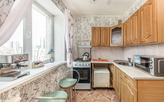 Redisson Blyu Zhdyot Svoikh Gostey Flat