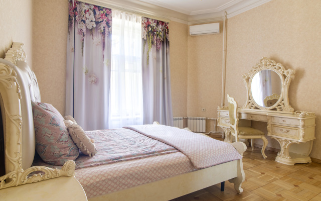 Квартира на Рубинштейна 4