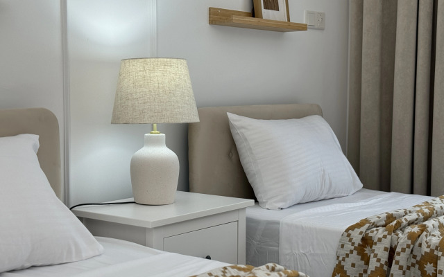 Бунгало Современное бунгало на берегу Средиземного моря