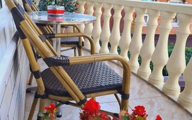 Zolotoy Lev Hotel