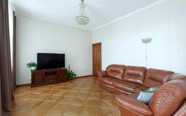 V Tsentre Sankt-Peterburga Flat