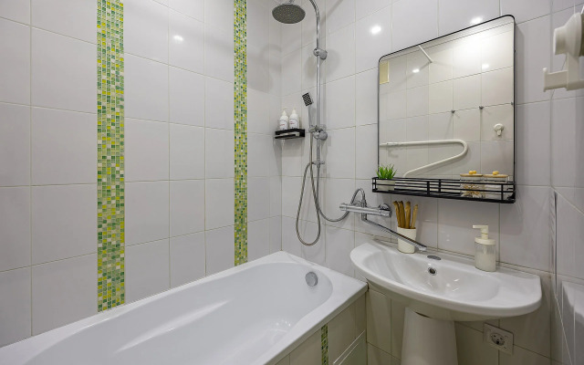 Апартаменты двухкомнатные в самом центре на Большой Покровской 73, Сова-Дом