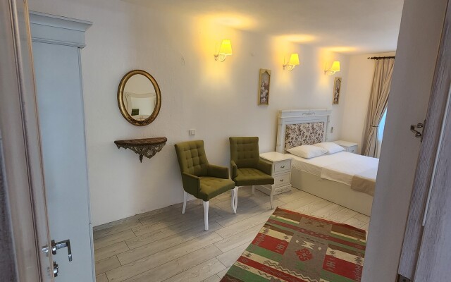 Tarcin Alacati Otel