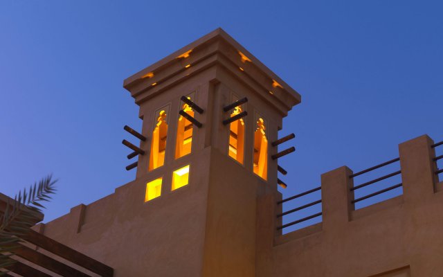 Отель Al Hamra Village