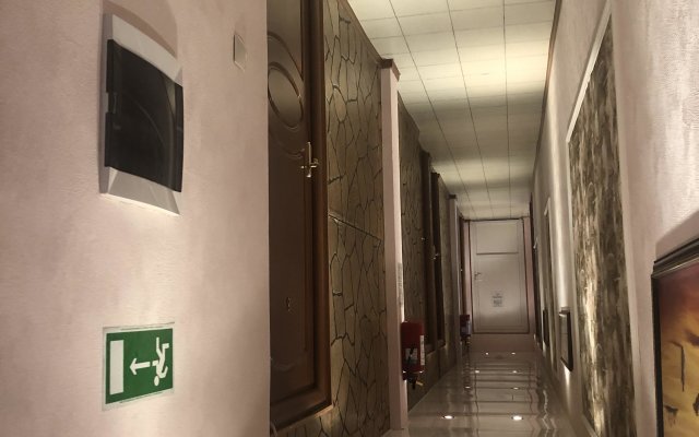 Sholkovy Put Hotel