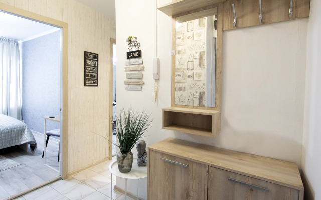 Квартира двухкомнатная на Нижегородской