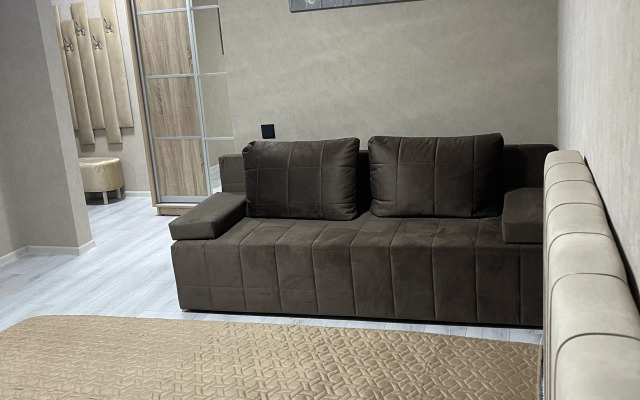 Квартира Ворошилова 155. 8 этаж, Лифт