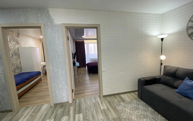 Квартира четырехкомнатная на Цюрупы, 84