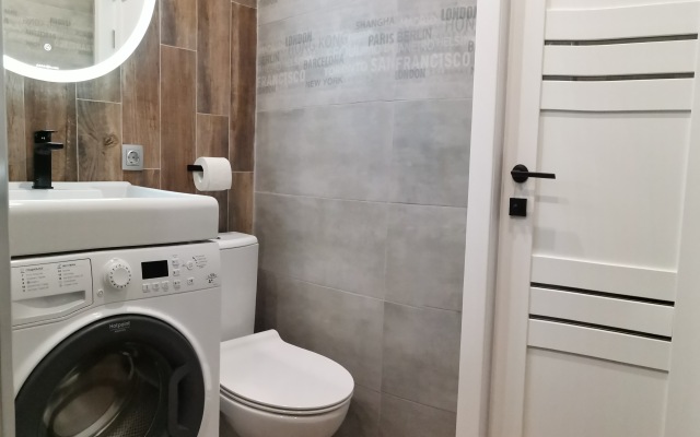 V Tsentre Sochi s Terrasoy i Zonoy Barbekyu Apartments