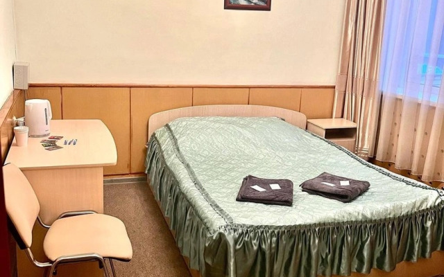 Adonis Hotel