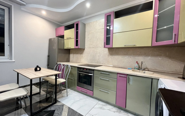 Layf Apart 2 kom-ya na ul. Granichnaya 38 Flat