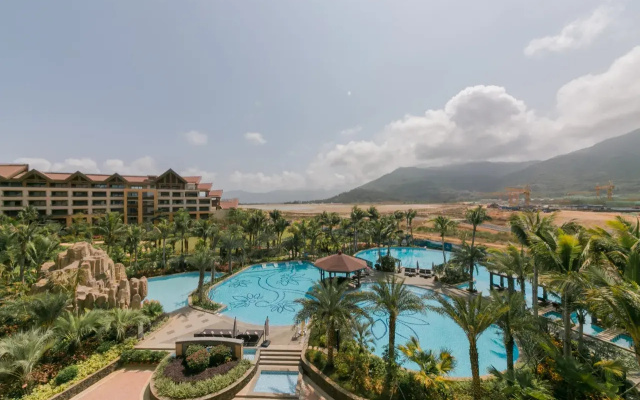 Отель La Fountain Hotel & Resort Sanya