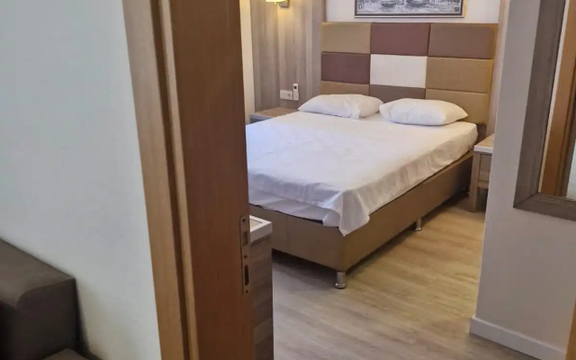 Pera Arya Hotel