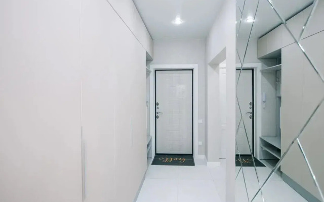 3kh Komnatnaya S Dizaynerskim Remontom Flat