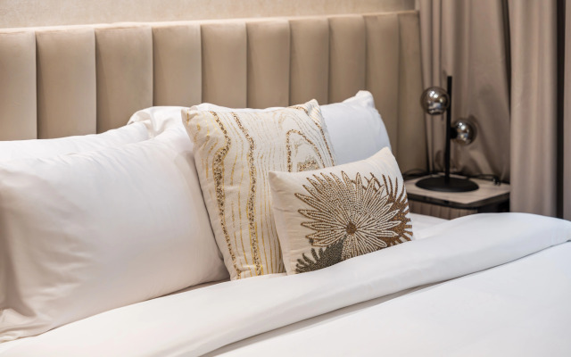 Elegant 2-Bedroom Apartment in Dubai Creek Harbour, Apartments
