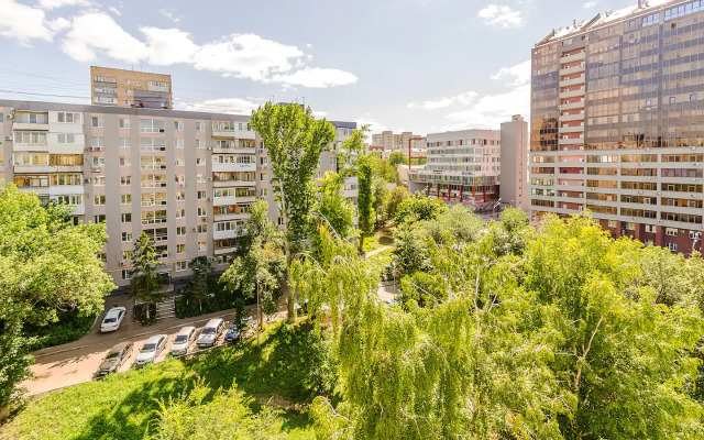 2-Kh Komn. Na Naberezhnoy Apartments