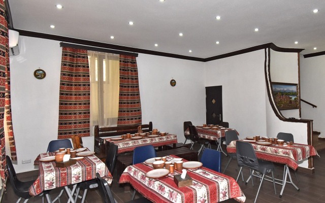 Li-Em Fauna Hotel