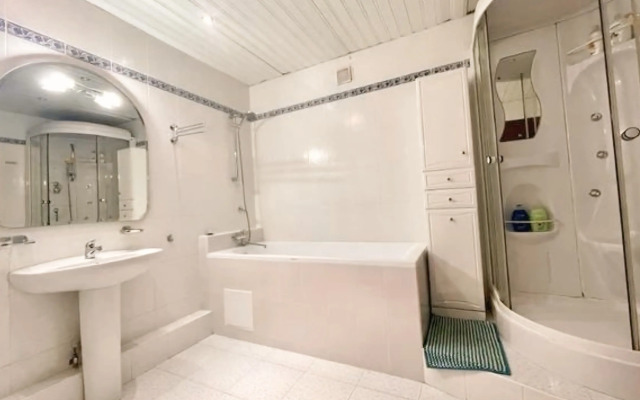 Prostornaya V Tsentre Goroda Flat