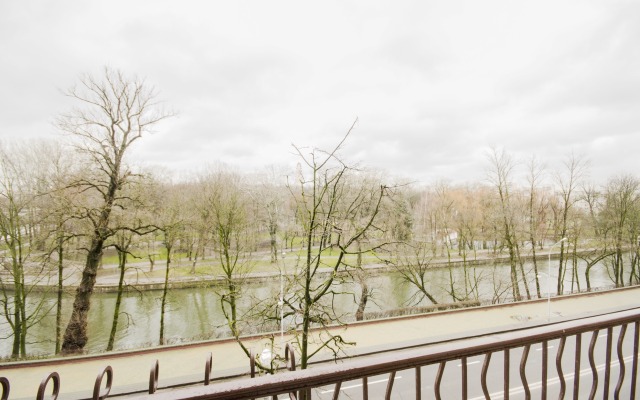 Yanki Kupaly 11 Apartments