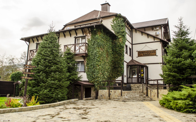 Alpijskij Dvor Hotel