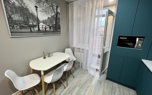 Sovremennaya Lakonichnaya Kvartira Ryadom S Fontanom I Skverom Geroyev Apartments