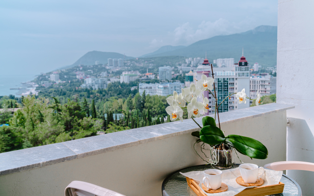 Golubaya Volna Hotel