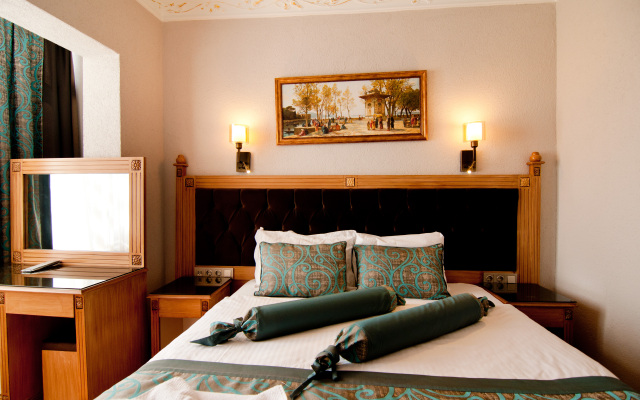 Blue Tuana Hotel