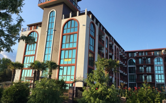 Chateau Del Marina Apartments