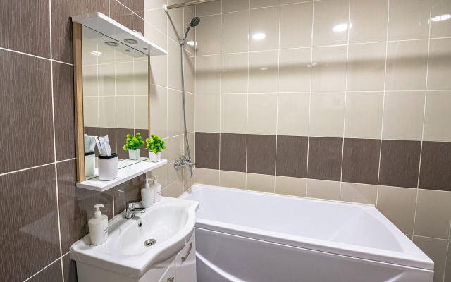 Апартаменты TopHouse на Можжевеловой 18, 103