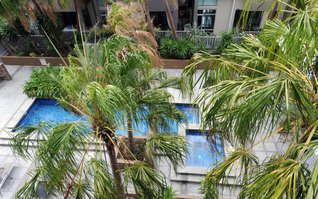 Surfers Paradise Three Bedroom With Pool and Spa Access
